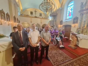 Povodom Dana Grada u župnoj crkvi Marije Kraljice i sv. Ladislava održana sveta misa